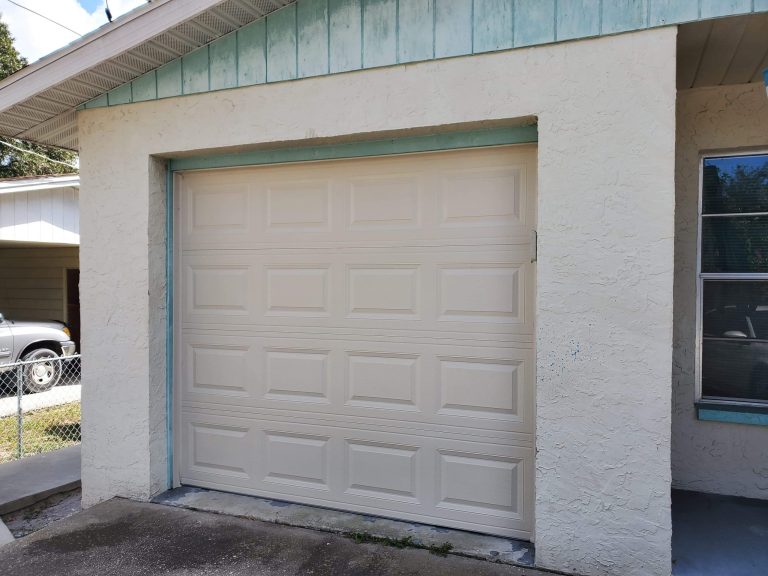 New Garage Door Installation In Tampa Fl 33617