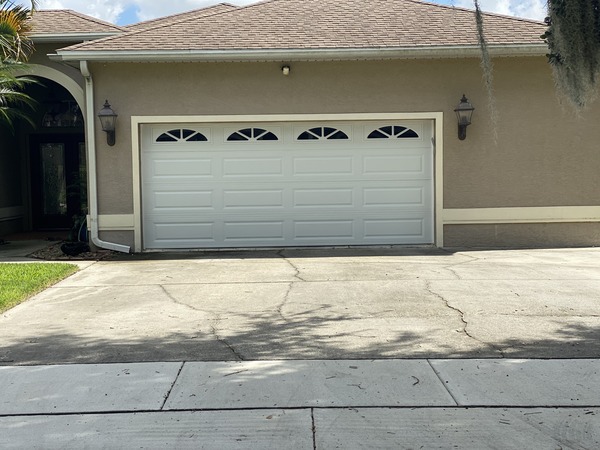 New Garage Door Installation In Tampa, Fl 33625