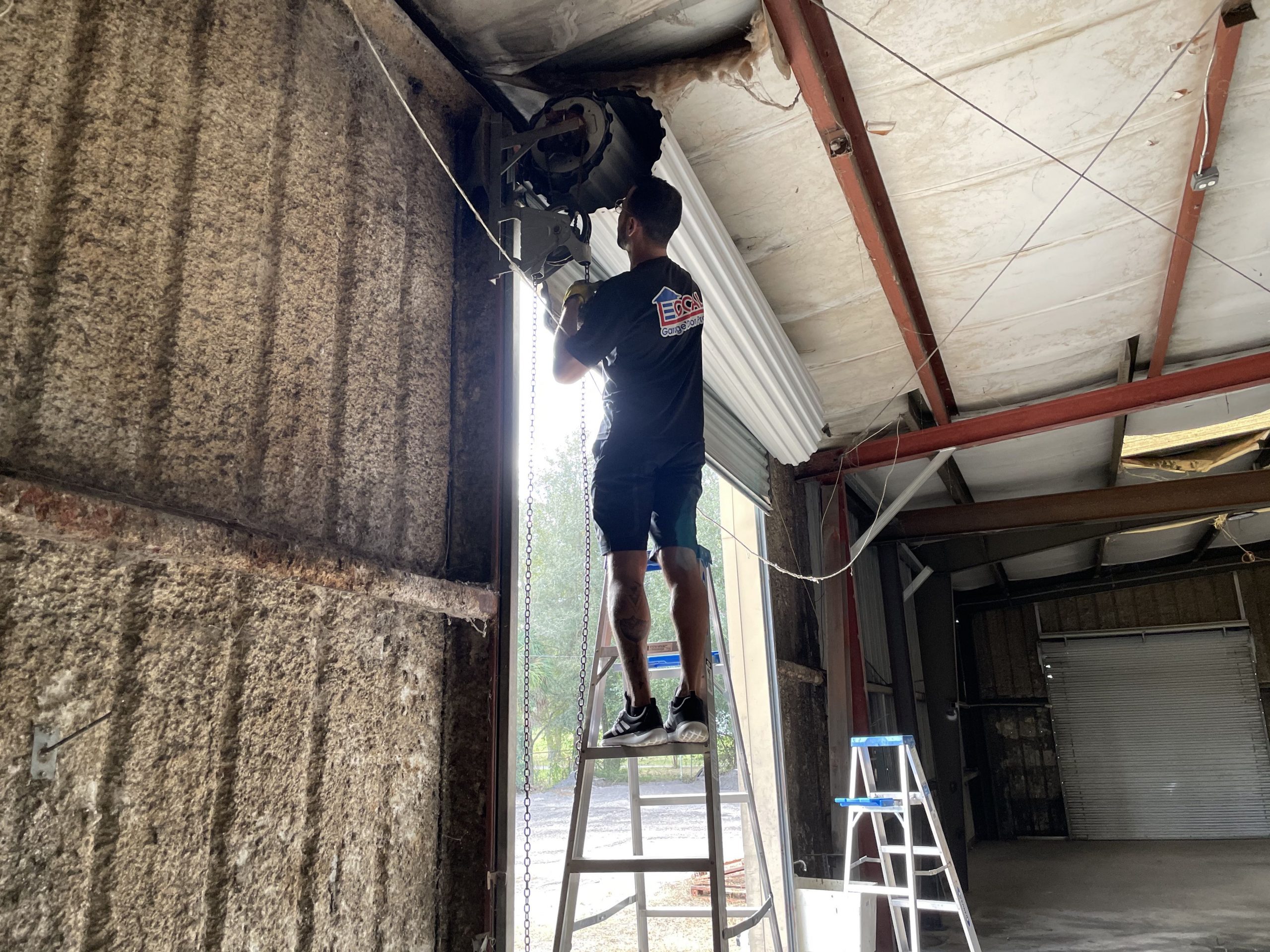 Commercial Roll Up Door Off Track Repair Lakeland, FL 33801 - Local Garage Door Pros Commercial Roll Up Door Off Track Repair Lakeland, FL 33801