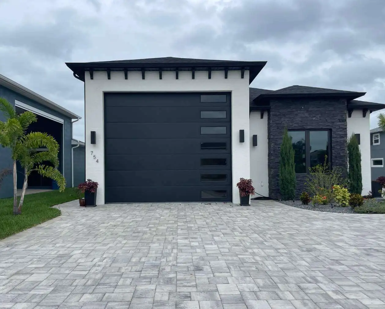 Professional Garage Door Installation Service Tampa FL
